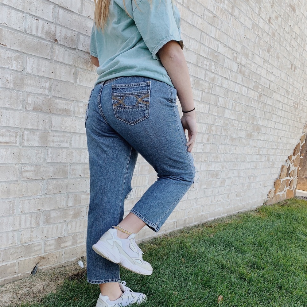 Low rise mom jeans